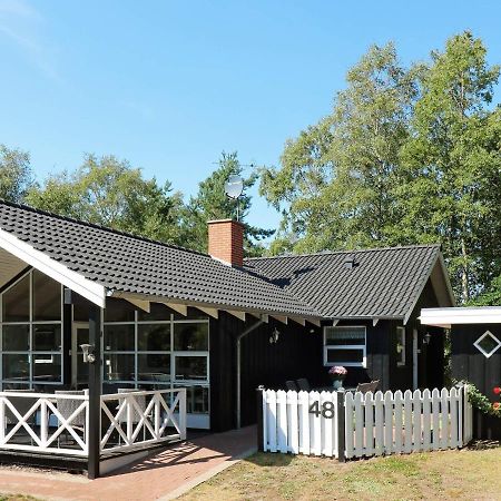 8 Person Holiday Home In Hadsund Exteriör bild