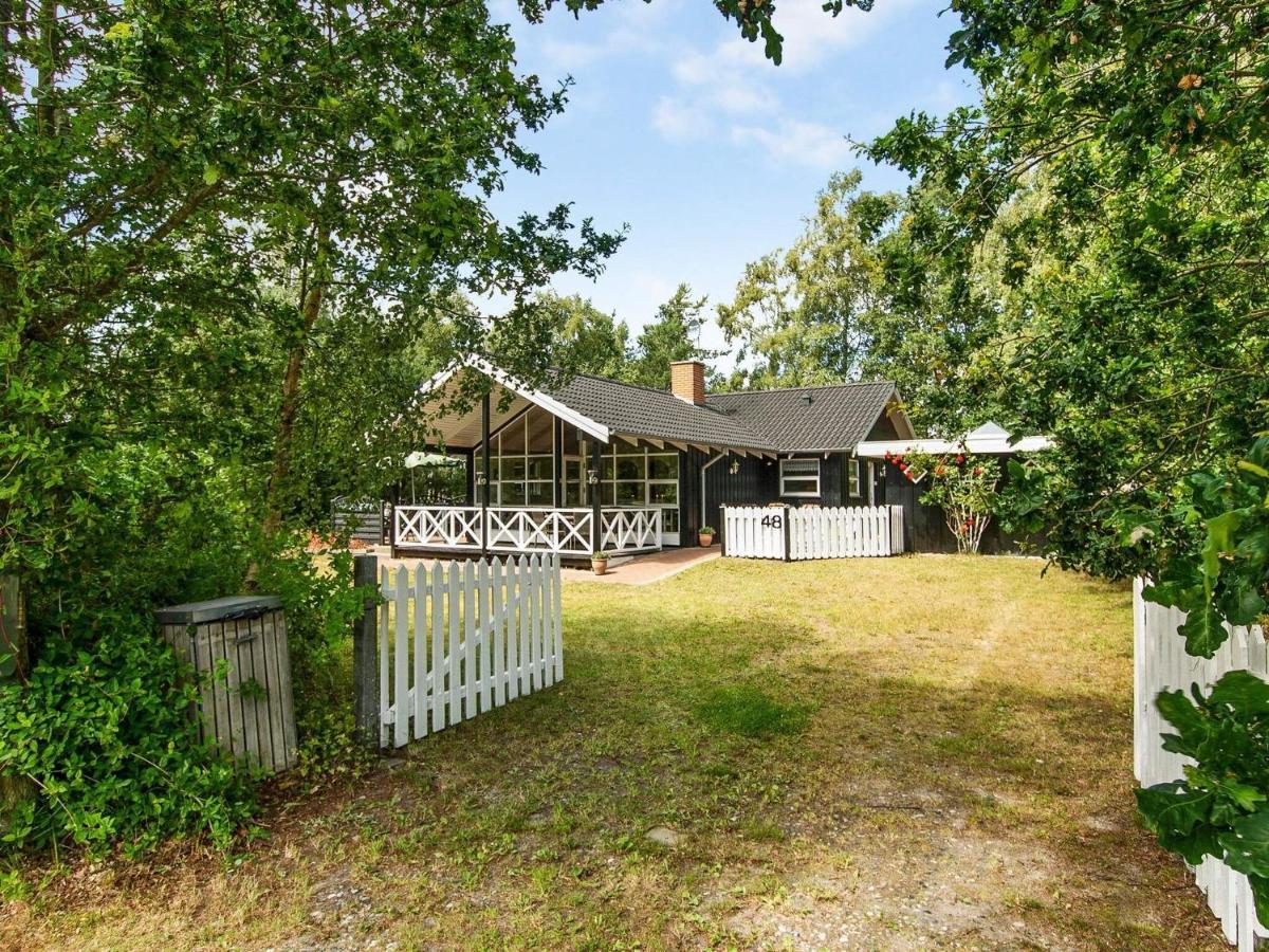 8 Person Holiday Home In Hadsund Exteriör bild