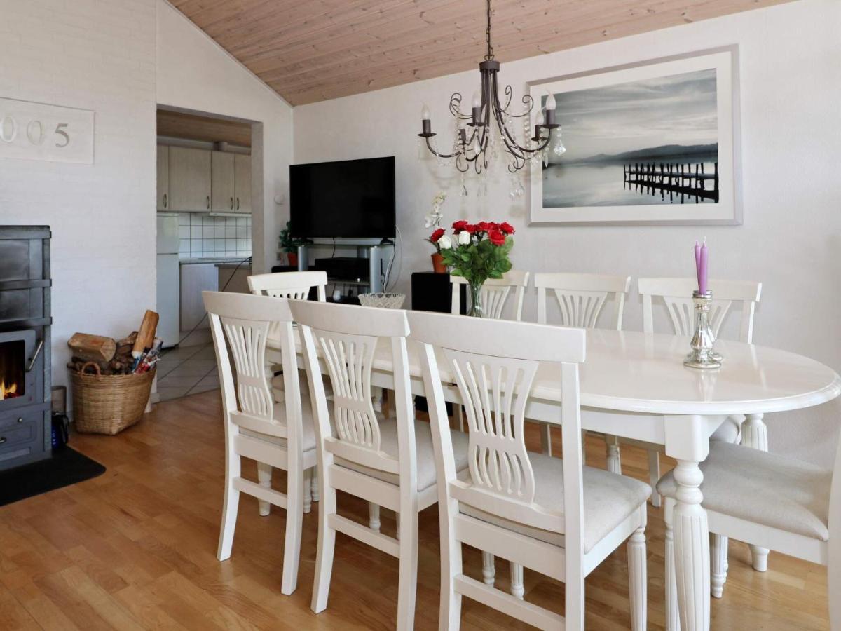 8 Person Holiday Home In Hadsund Exteriör bild