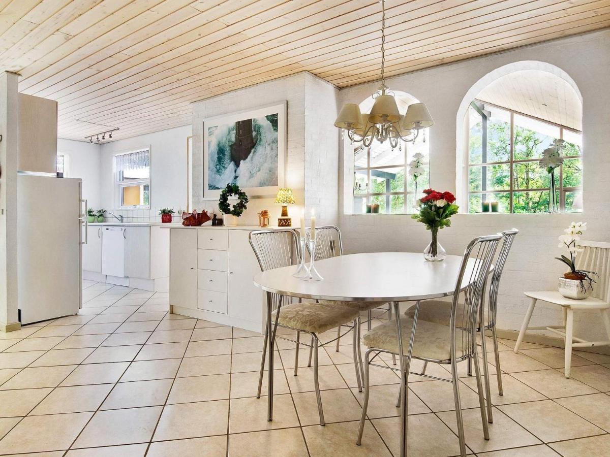 8 Person Holiday Home In Hadsund Exteriör bild